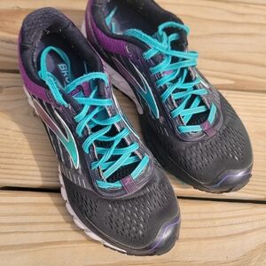 Brooks Women’s Black, Teal & Purple Running Shoes Size 9